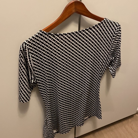 Nice blouse - Picture 2 of 3